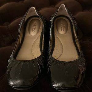 …Me Too Fiore Ballet Flat Patent Black size 9.5